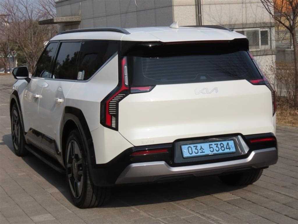 KIA EV9 - Vista 4