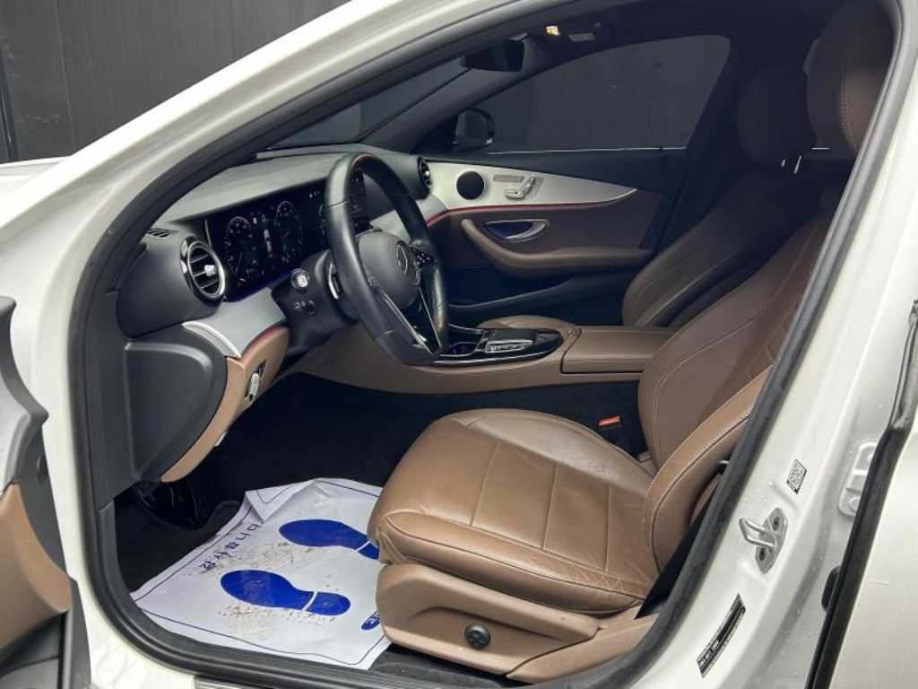 Mercedes Benz E class - Vista 6