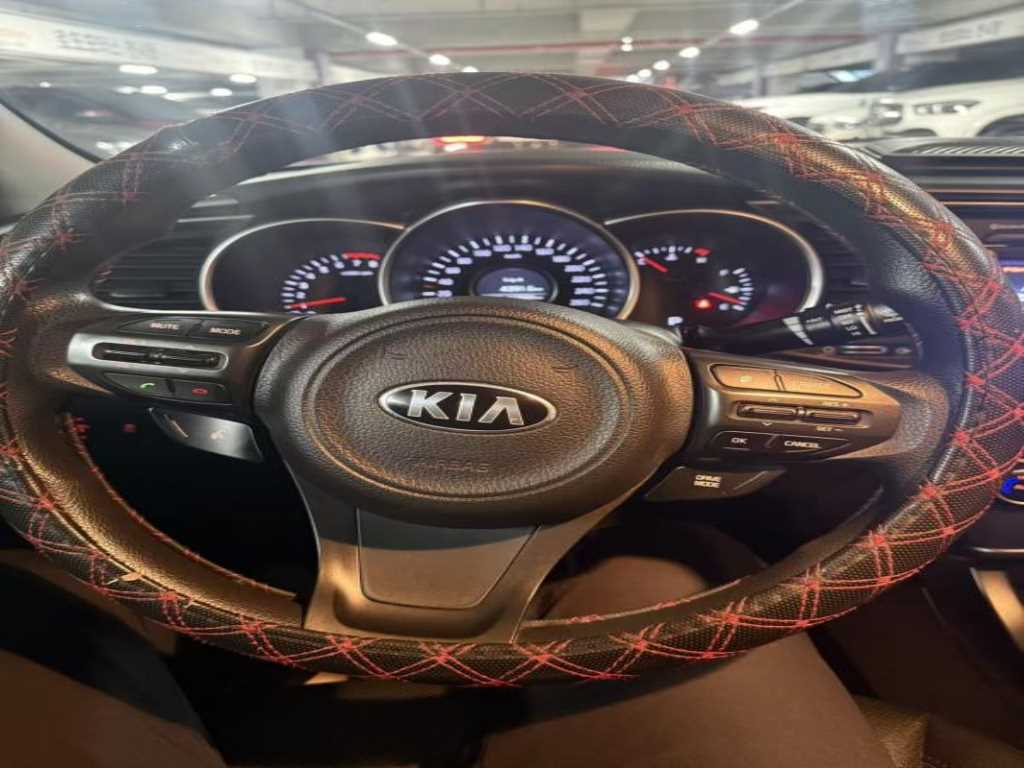 KIA K5 - Vista 6