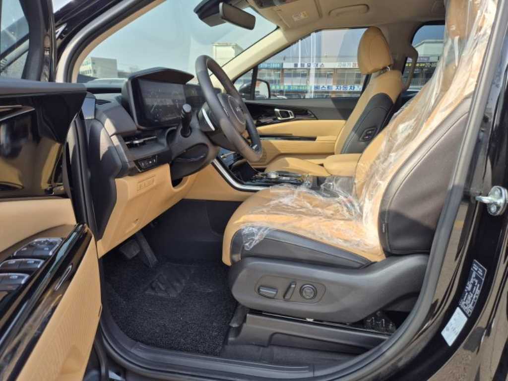 KIA Carnival - Vista 11