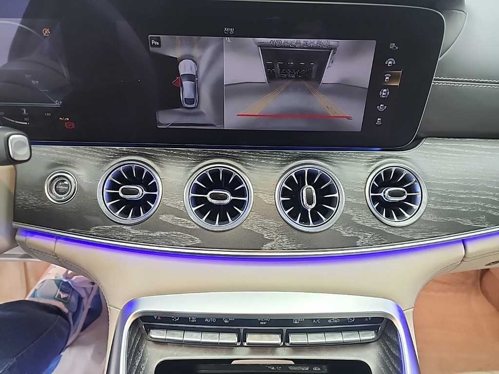 Mercedes Benz AMG GT - Vista 10