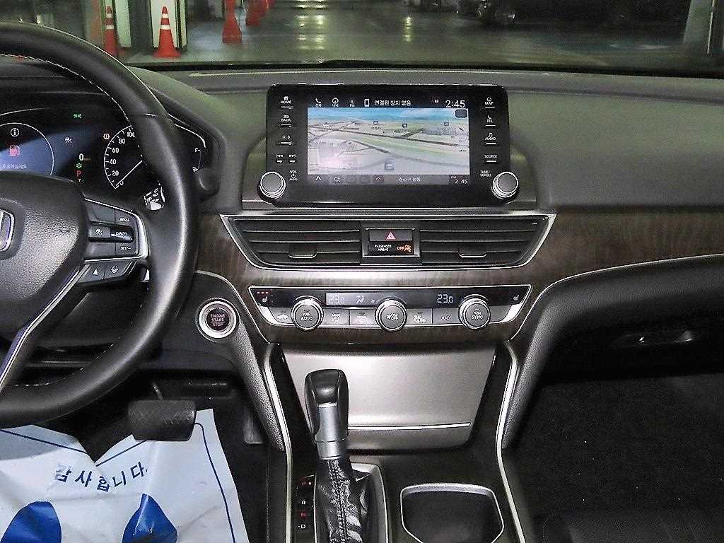 Honda Accord - Vista 11