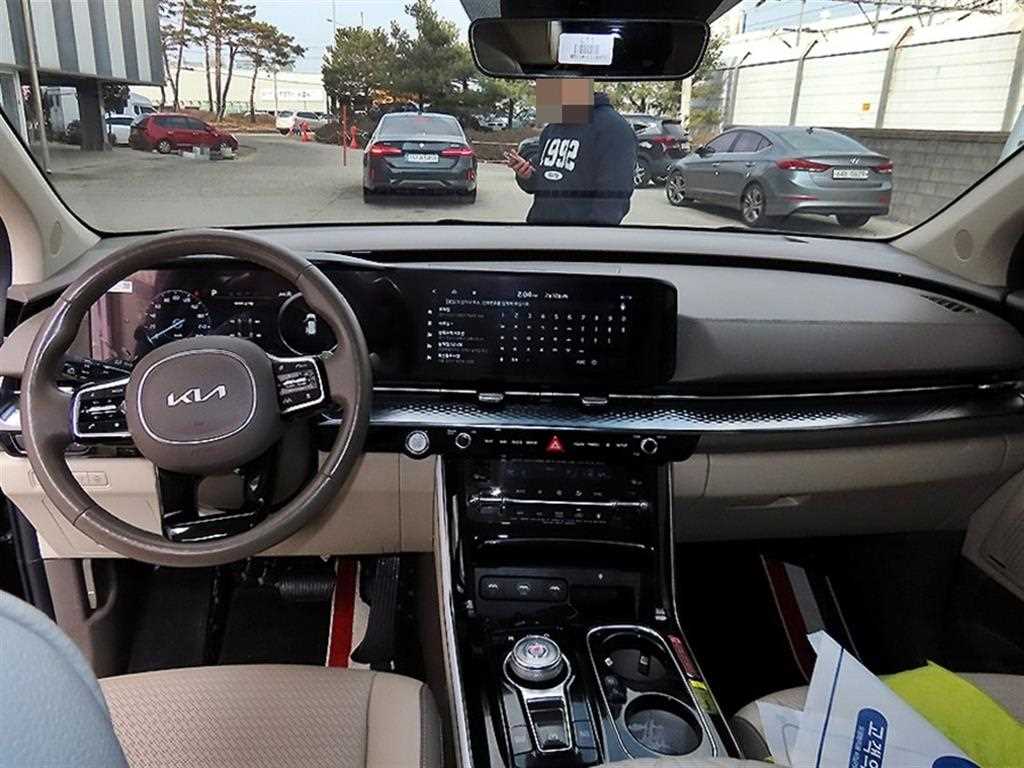 KIA Carnival - Vista 8