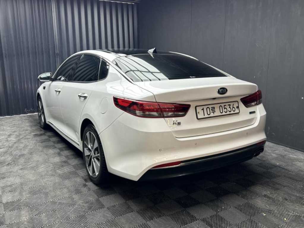 KIA K5 - Vista 4