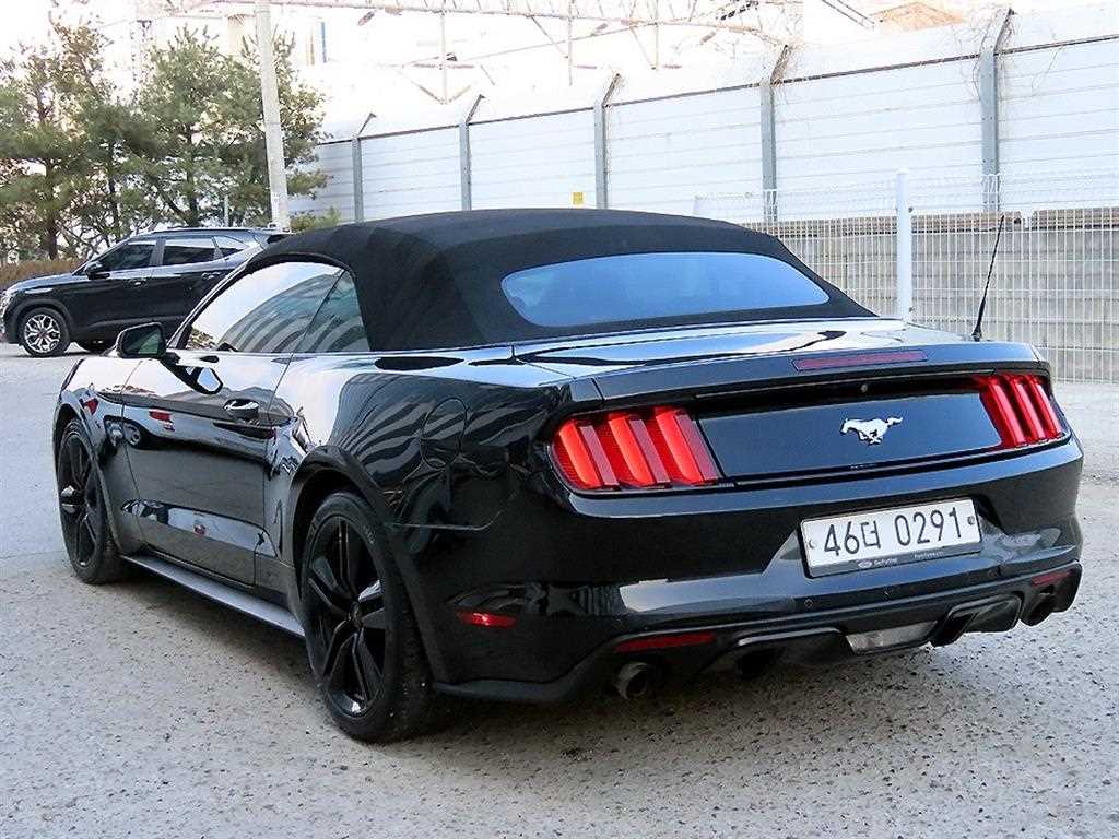 Ford Mustang - Vista 3