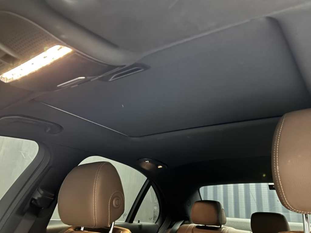 Mercedes Benz E class - Vista 12