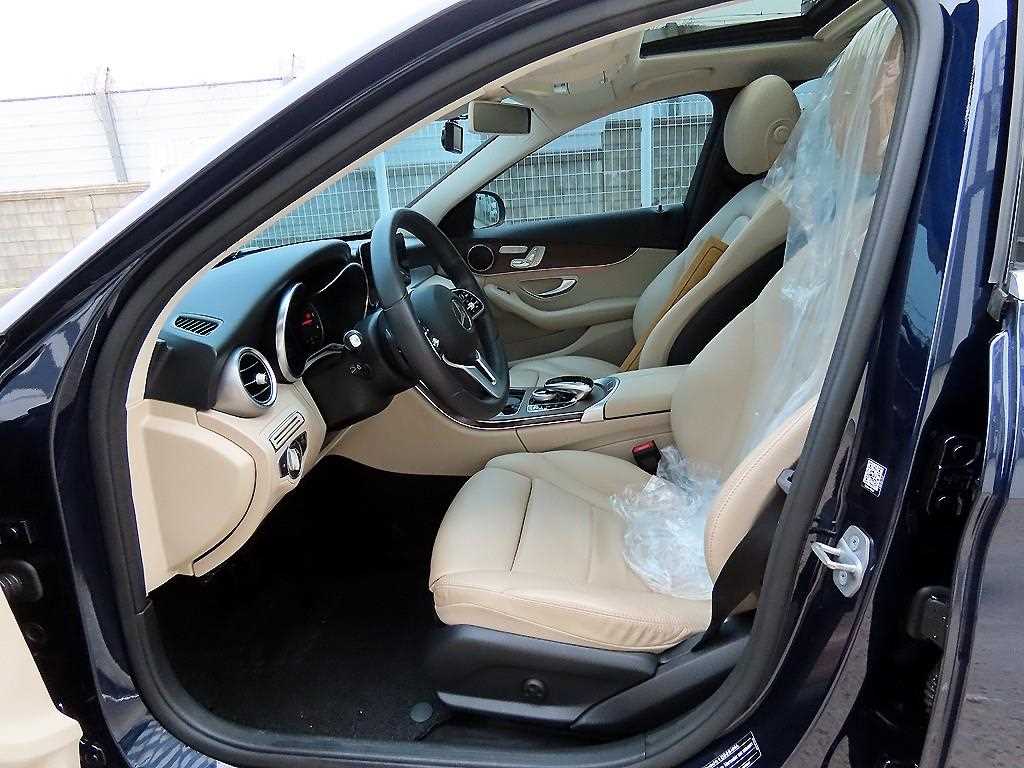 Mercedes Benz C Class - Vista 5