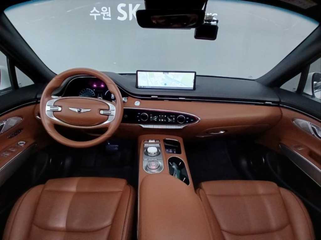 Genesis GV70 - Vista 6