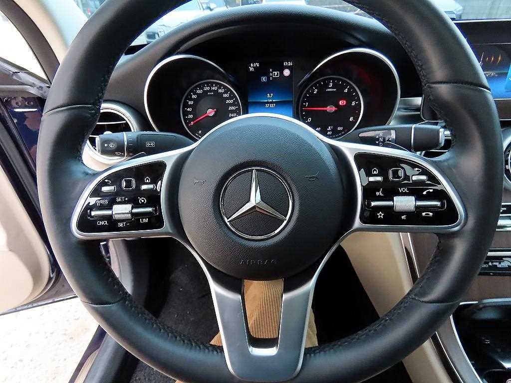 Mercedes Benz C Class - Vista 8