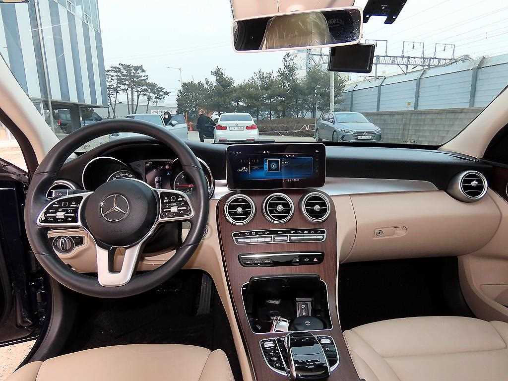 Mercedes Benz C Class - Vista 7