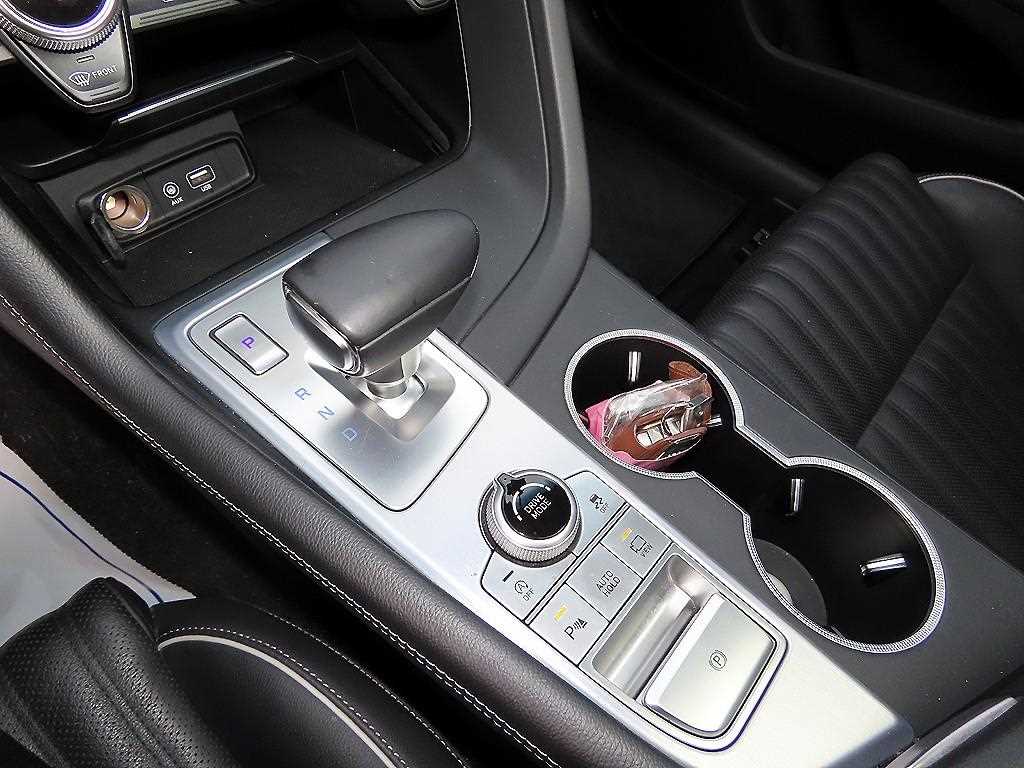 Genesis G70 - Vista 11