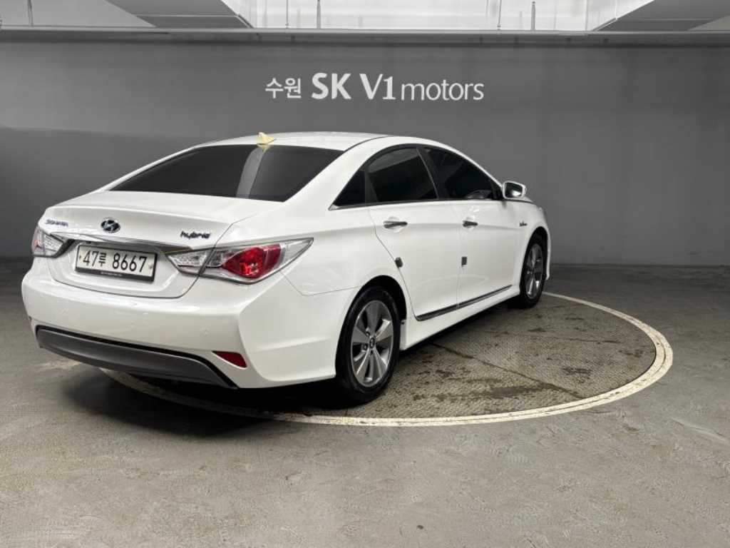 HYUNDAI Sonata - Vista 4
