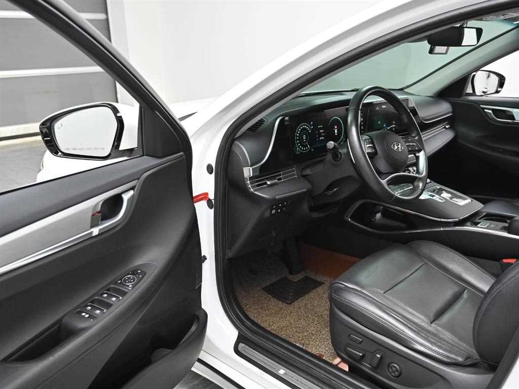 HYUNDAI Grandeur - Vista 9