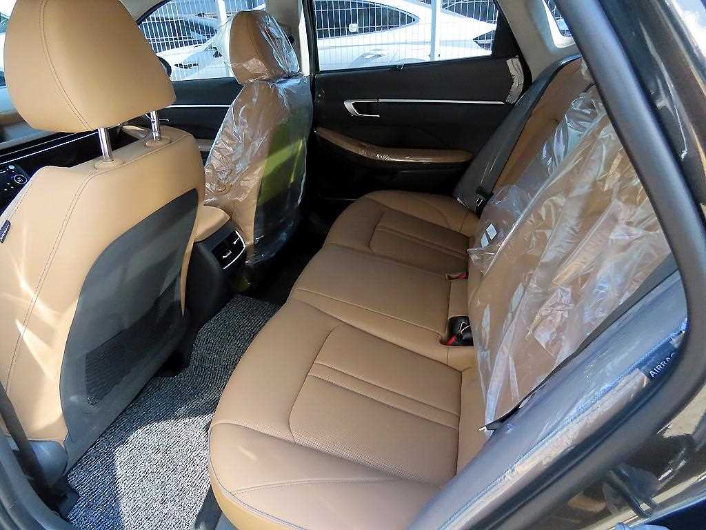 HYUNDAI Sonata - Vista 8