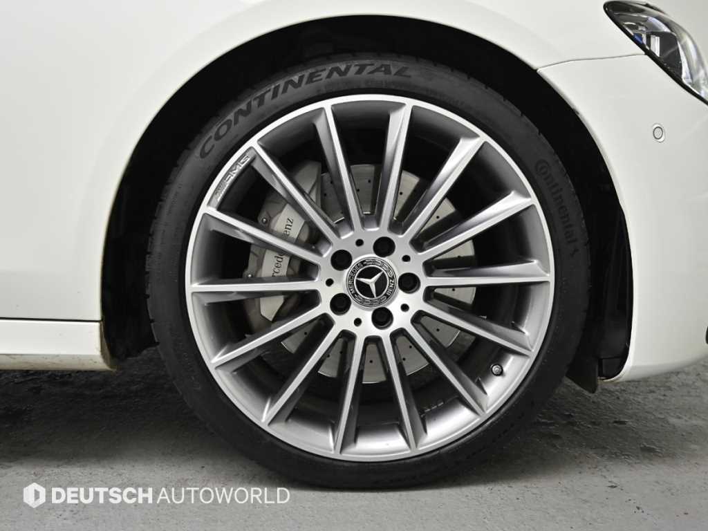 Mercedes Benz E class - Vista 5