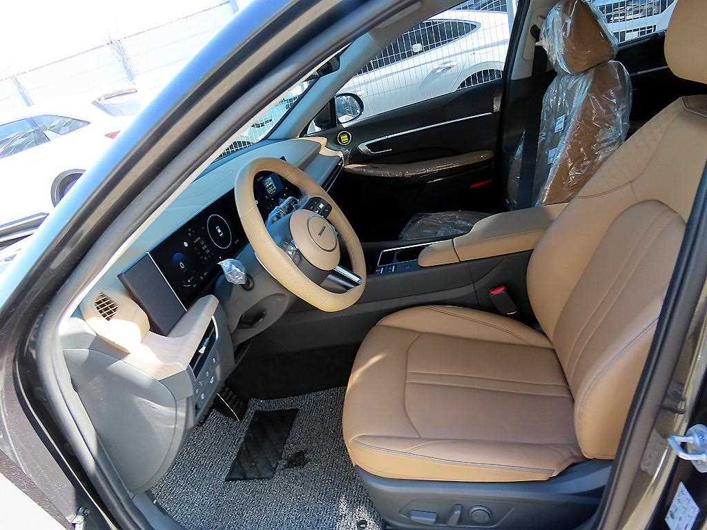 HYUNDAI Sonata - Vista 7