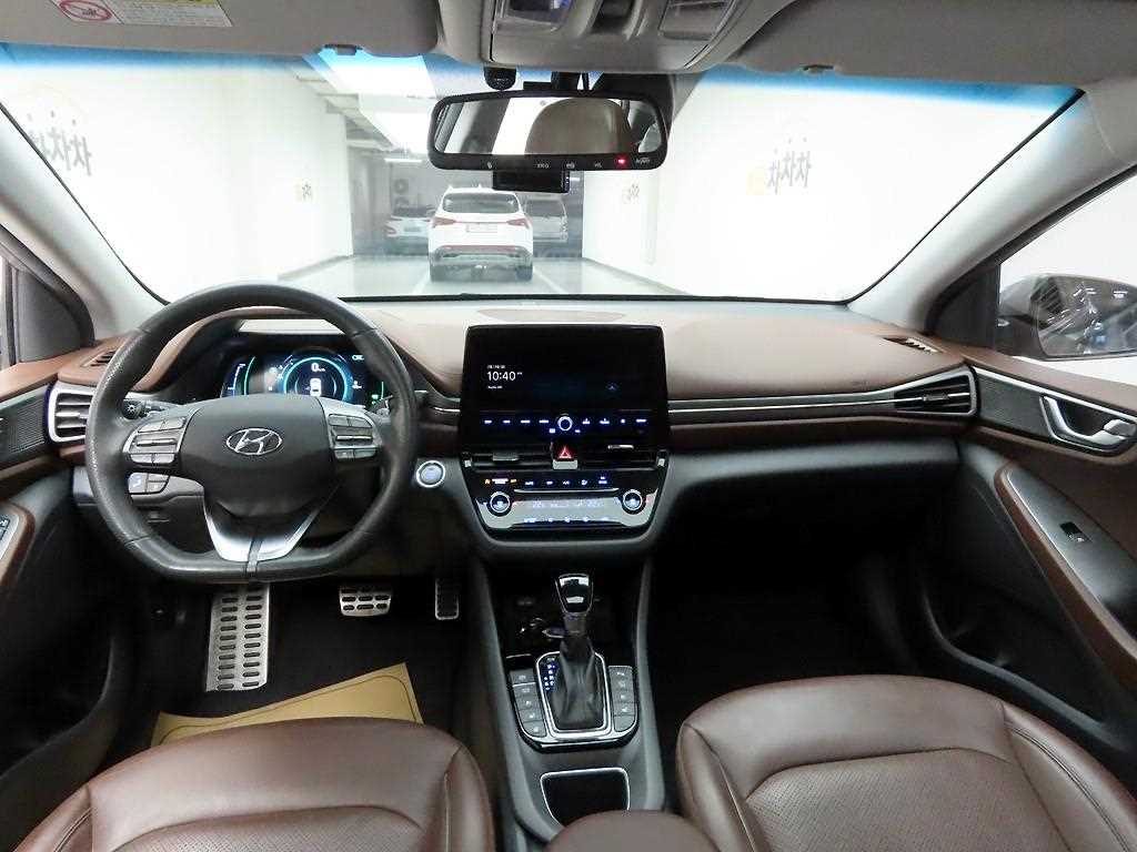 HYUNDAI Ioniq - Vista 6