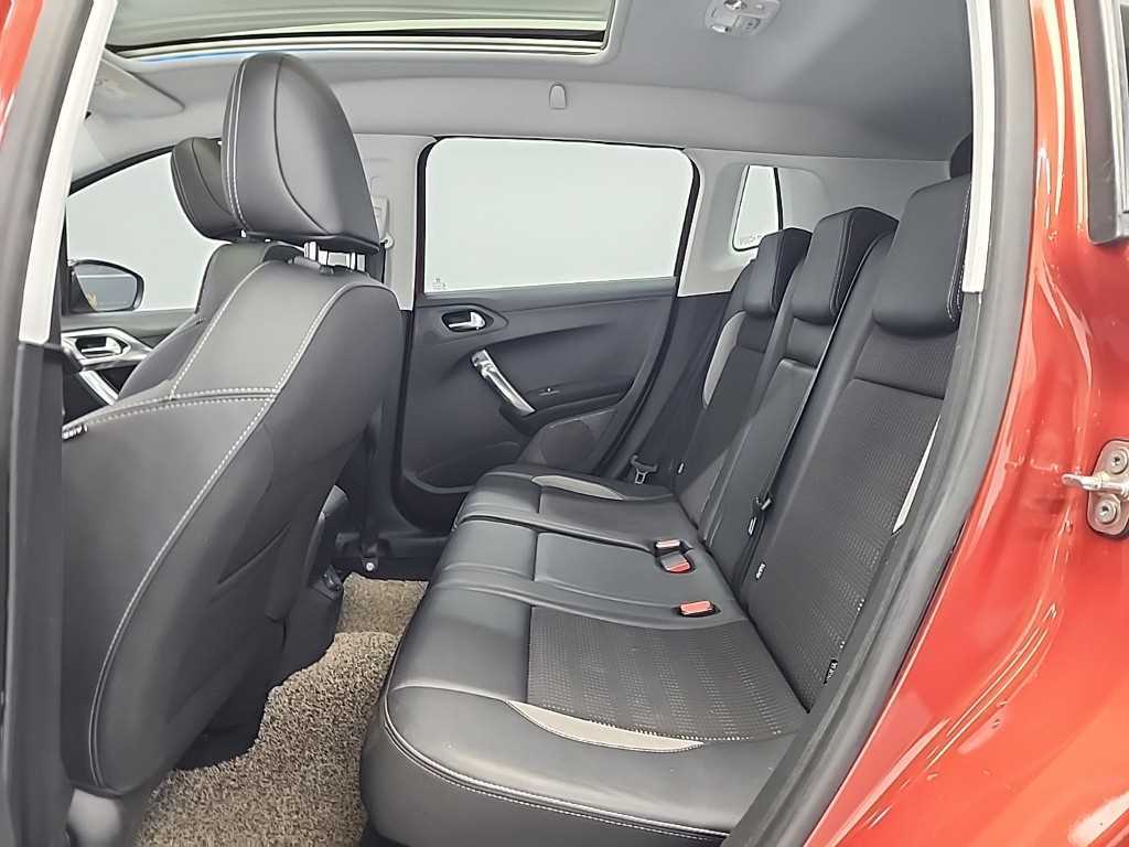 Peugeot 2008 - Vista 12
