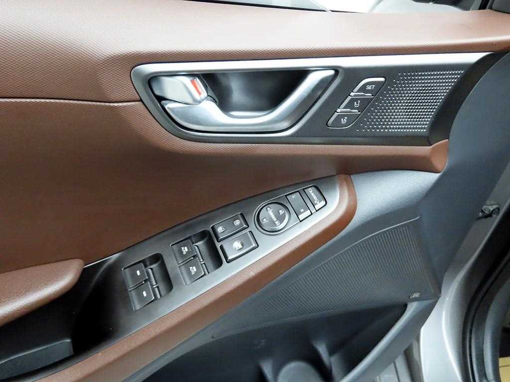 HYUNDAI Ioniq - Vista 11