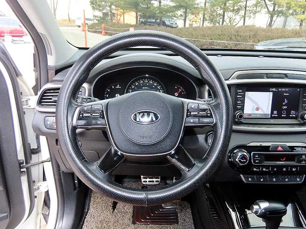 KIA Sorento - Vista 8