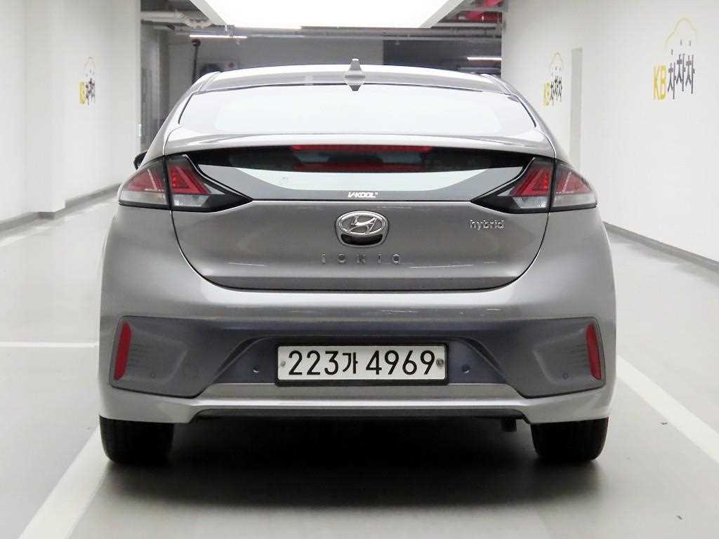 HYUNDAI Ioniq - Vista 3