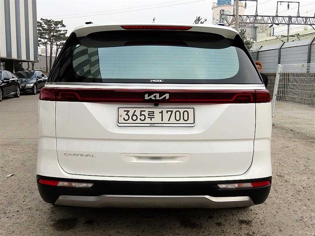 KIA Carnival - Vista 4
