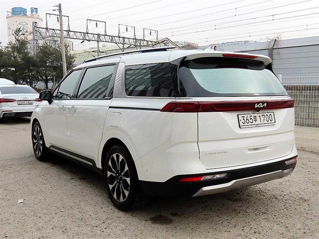 KIA Carnival - Vista 3
