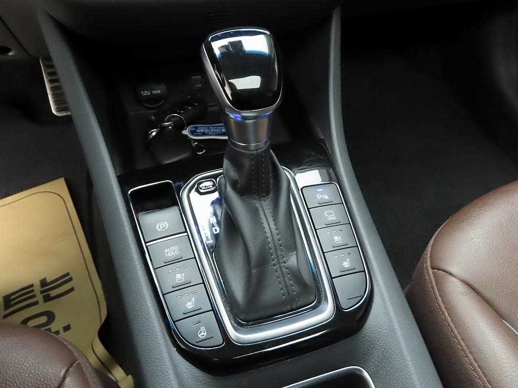 HYUNDAI Ioniq - Vista 10