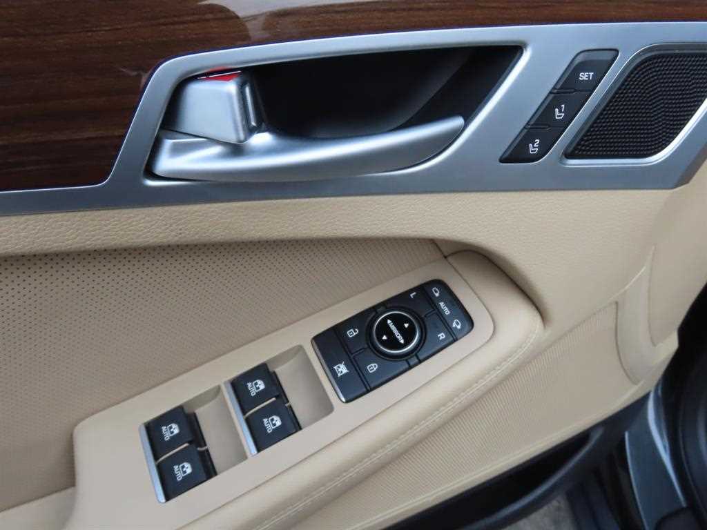 Genesis G80 - Vista 10