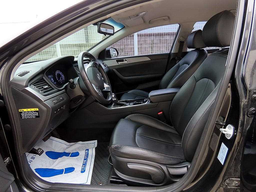 HYUNDAI Sonata - Vista 5