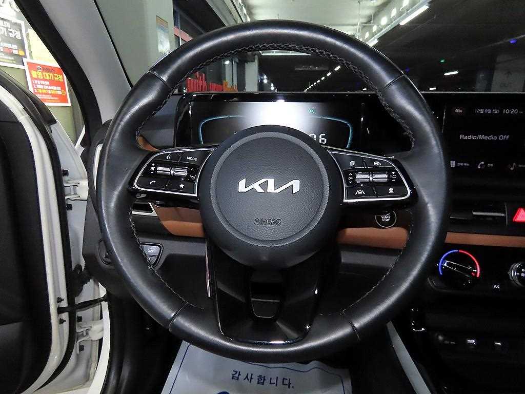 KIA Seltos - Vista 8