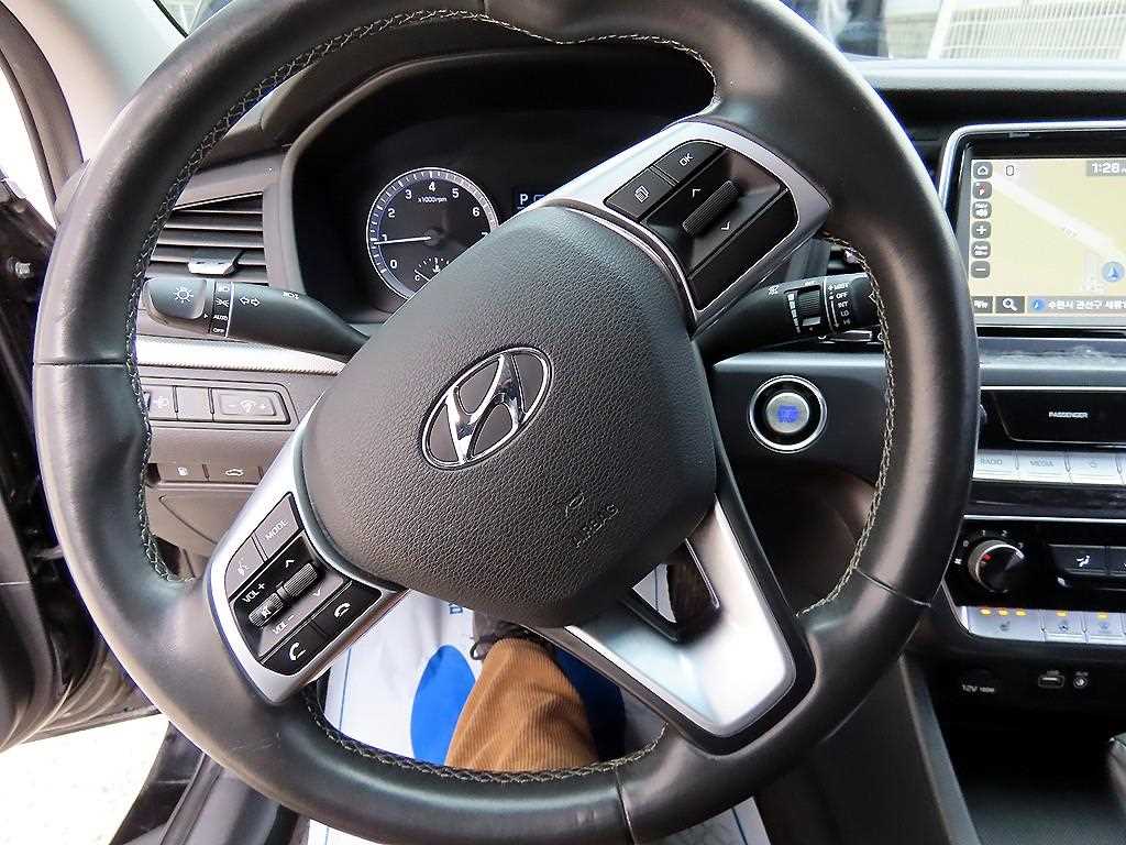 HYUNDAI Sonata - Vista 8