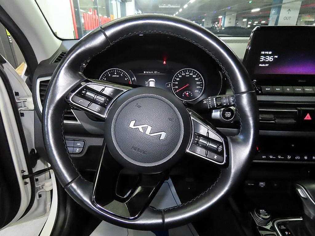 KIA Seltos - Vista 8