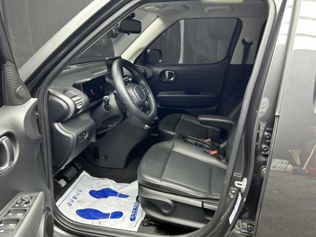 HYUNDAI Casper - Vista 6