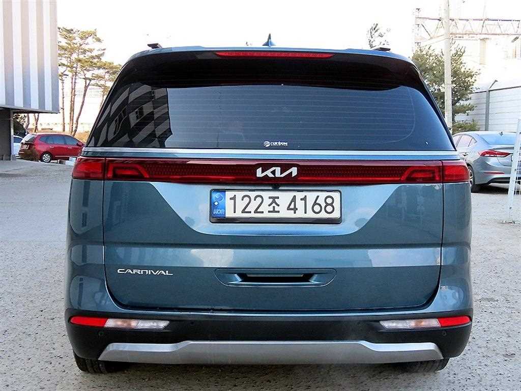 KIA Carnival - Vista 4