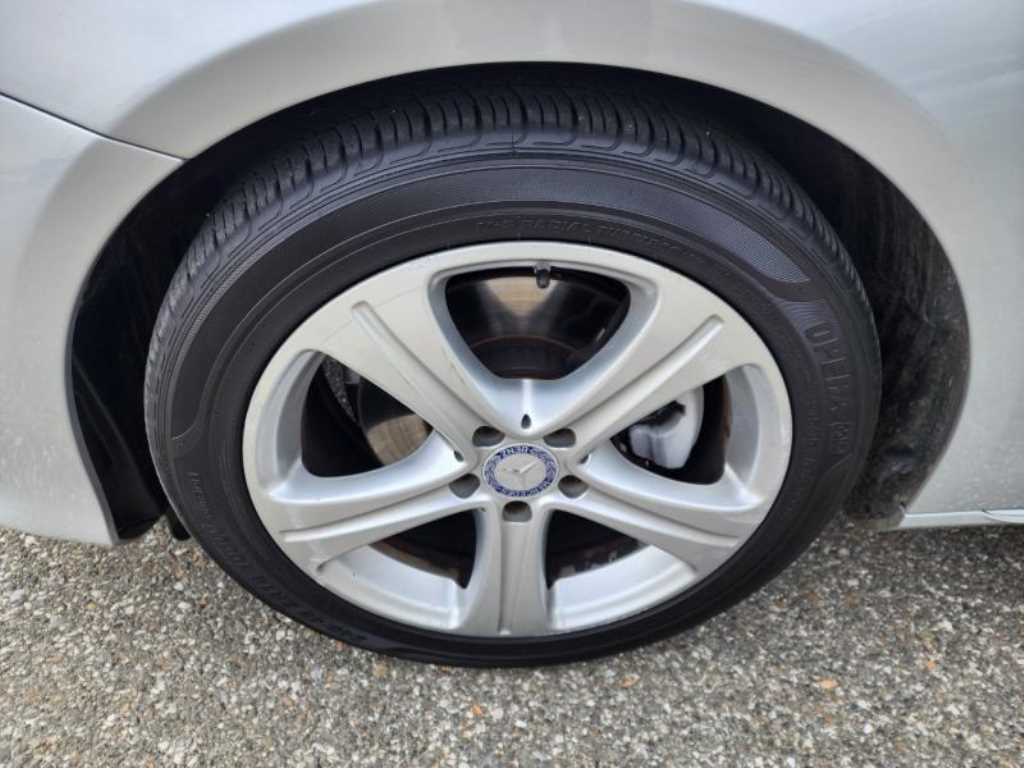 Mercedes Benz E class - Vista 8