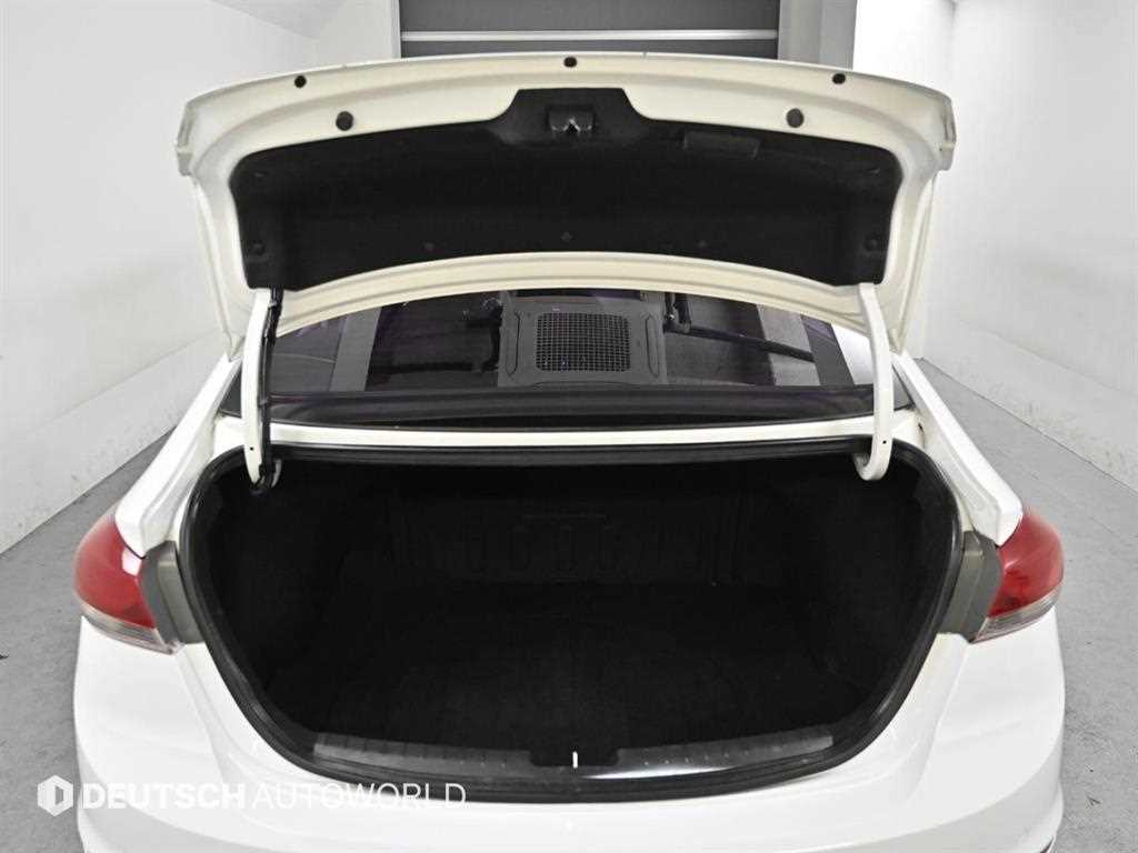 HYUNDAI Avante 2016 Blanco - Importación desde Corea - HF Imports Iquique - Foto 20