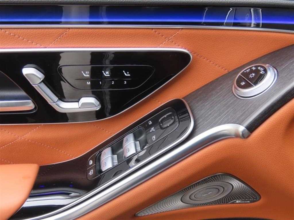 Mercedes Benz S Class - Vista 12