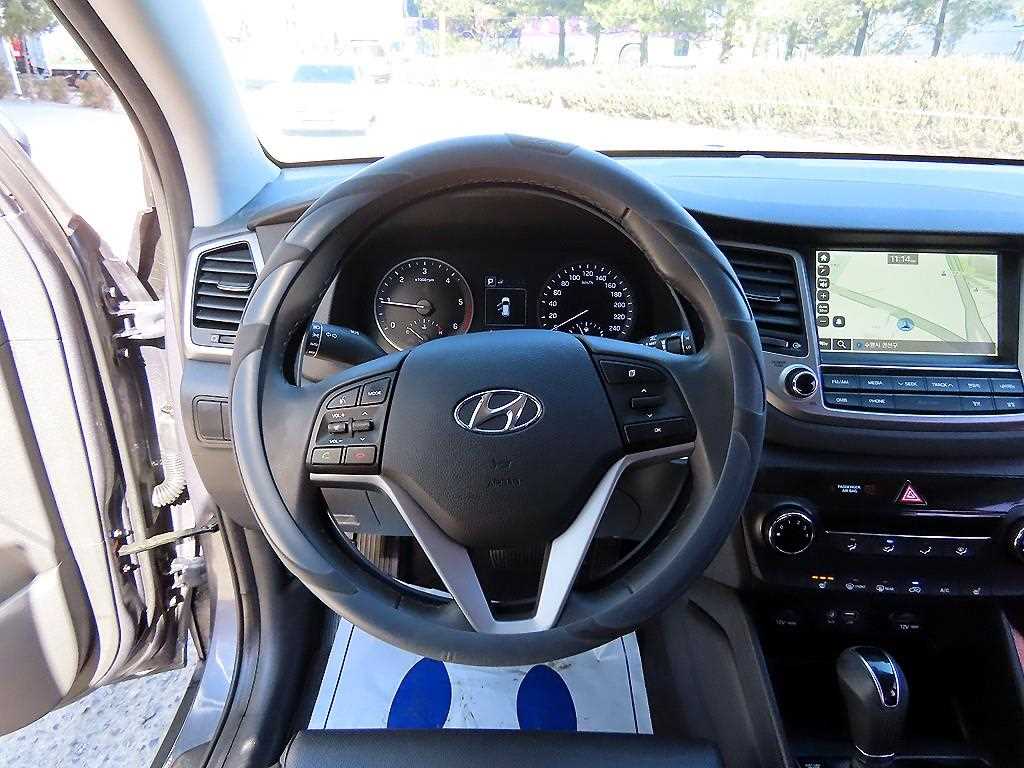 HYUNDAI Tucson - Vista 8