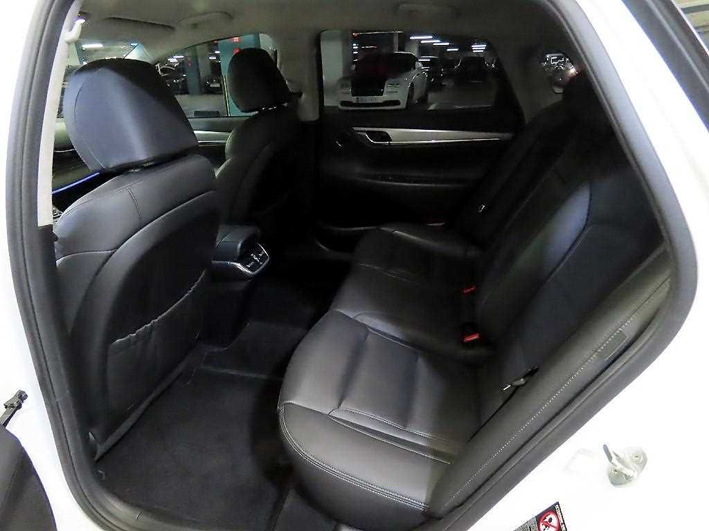 HYUNDAI Grandeur - Vista 7