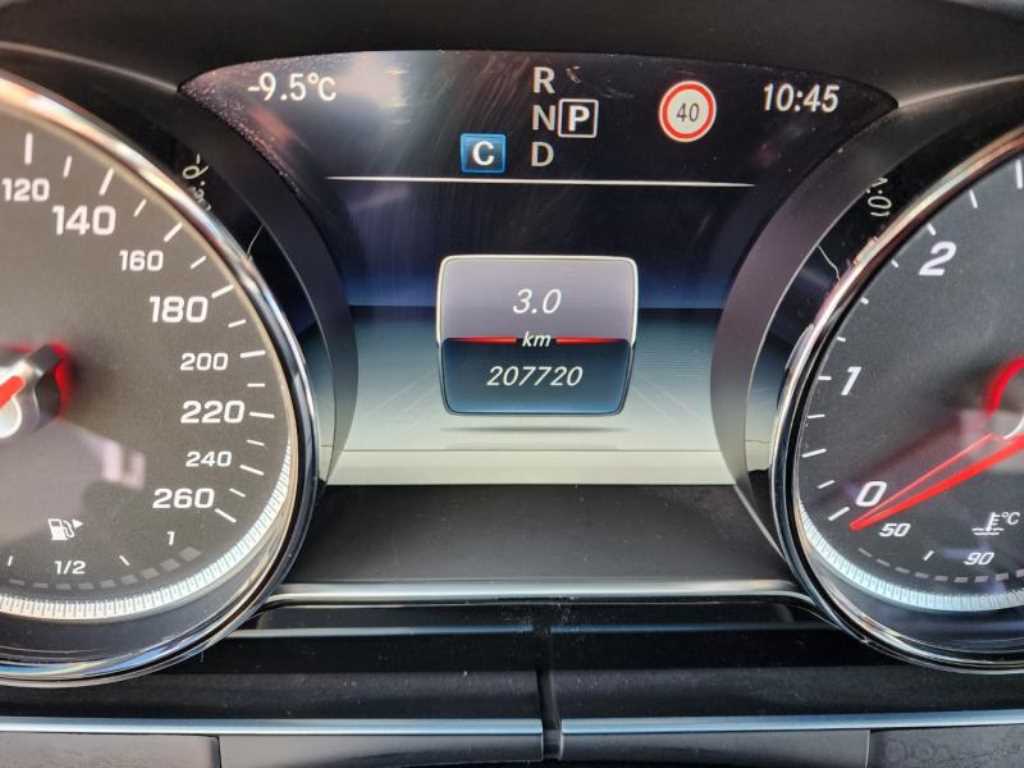 Mercedes Benz E class 2017 Plateado - Importación desde Corea - HF Imports Iquique - Foto 13