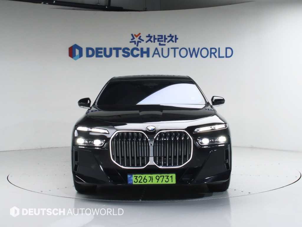BMW 7 Series - Vista 3