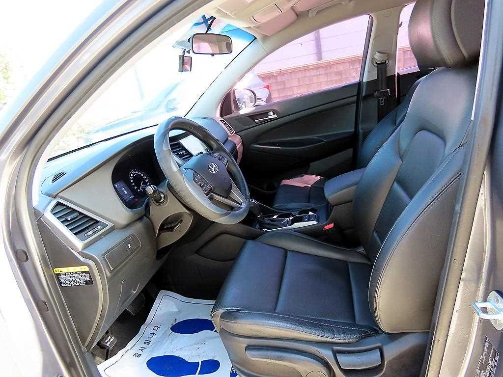 HYUNDAI Tucson - Vista 5