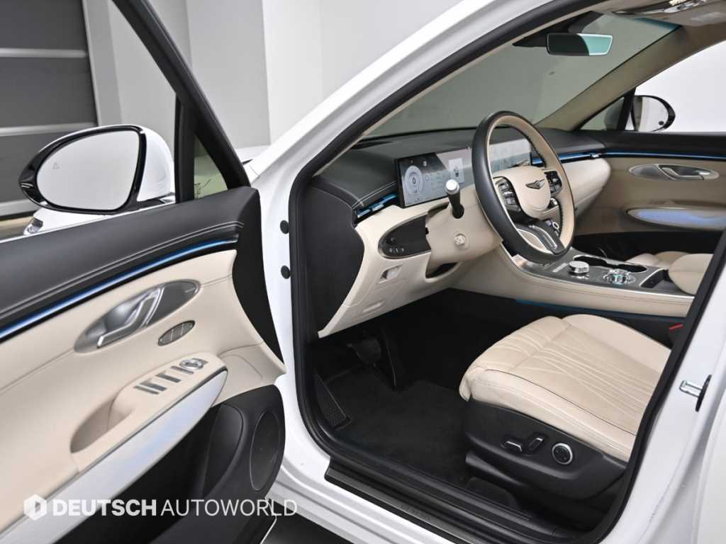 Genesis GV70 - Vista 11