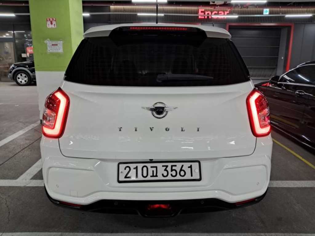 Ssangyong Tivoli - Vista 4