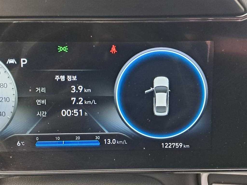 HYUNDAI Avante - Vista 8