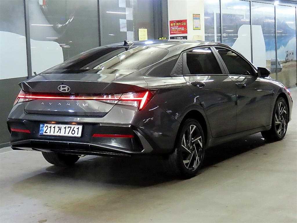 HYUNDAI Avante - Vista 4