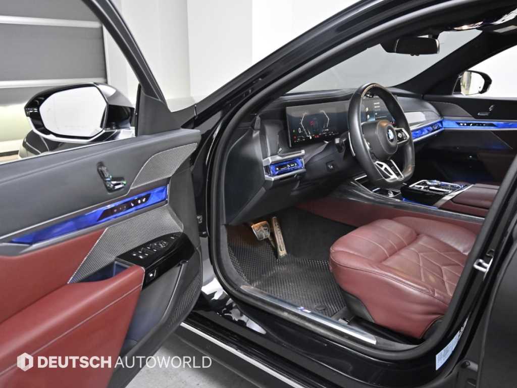 BMW 7 Series - Vista 11