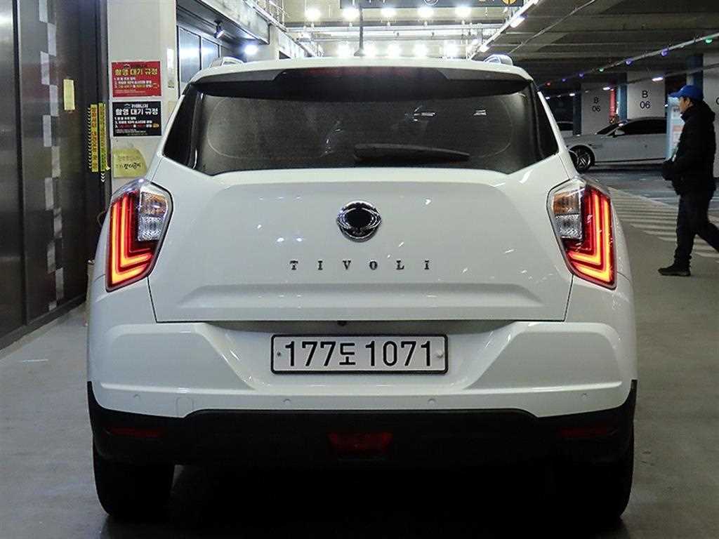 Ssangyong Tivoli - Vista 5