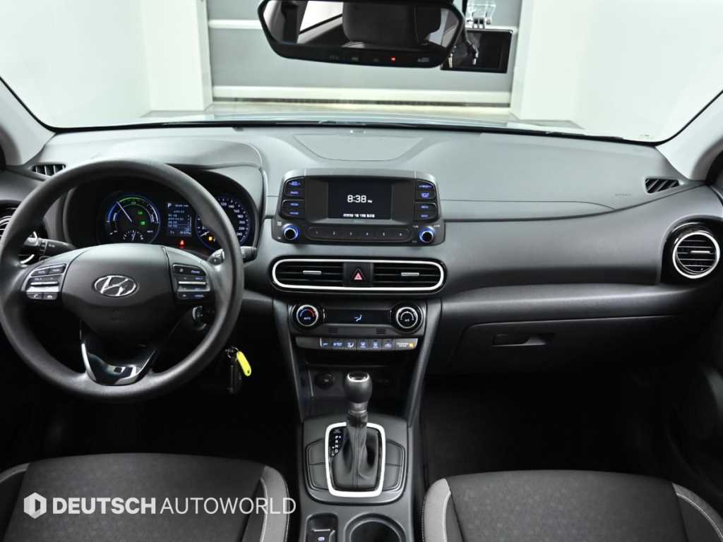 HYUNDAI Kona - Vista 7